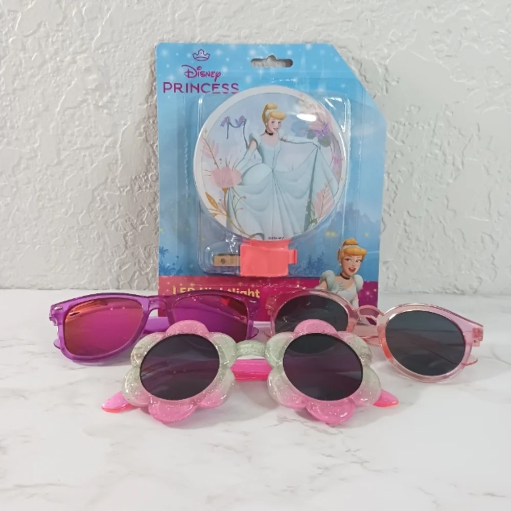 Disney Princess Nightlight & 3 Pairs of Girls Sunglasses - Pink and Purple